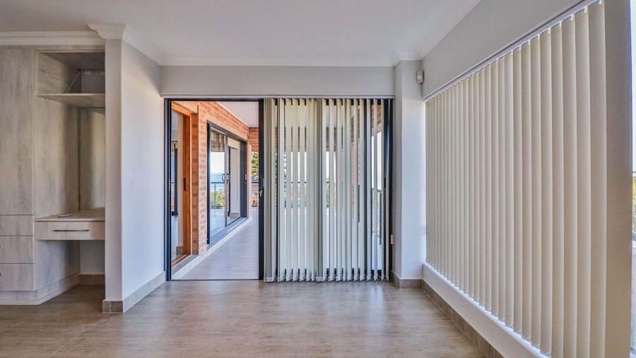 4 Bedroom Property for Sale in Wavecrest Eastern Cape